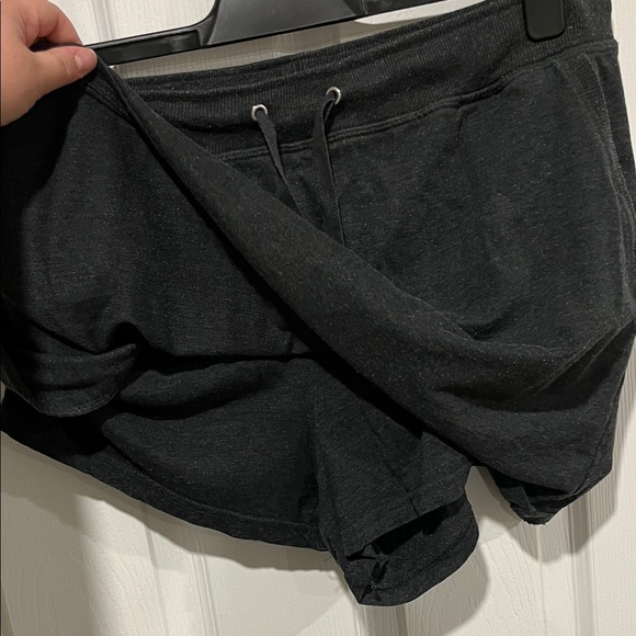 2 Black and grey cotton skorts - Picture 3 of 4